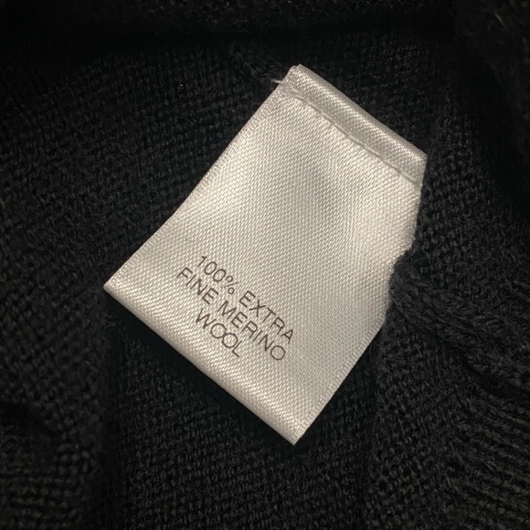 Men's 2XT Black Sweater Vest Extra Fine Merino Wool Turnbury Sleeveless V-Neck - Picture 6 of 11